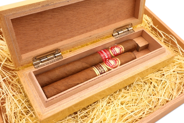 H.アップマン 木製シガーケースセット ＆ シガー2本セット｜葉巻の通販 CubanCigar.jp　（販売業者：有限会社街づくりデザイン研究所）